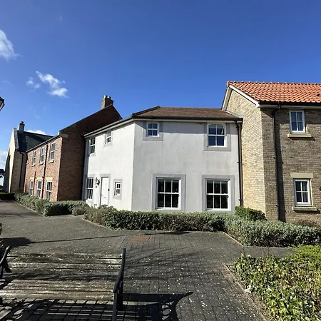 펜션 Honeybee - Part Of The The Bay Village With Pool, Gym And Direct Access, Pub, Restaurant, Tennis And Meadows Walks