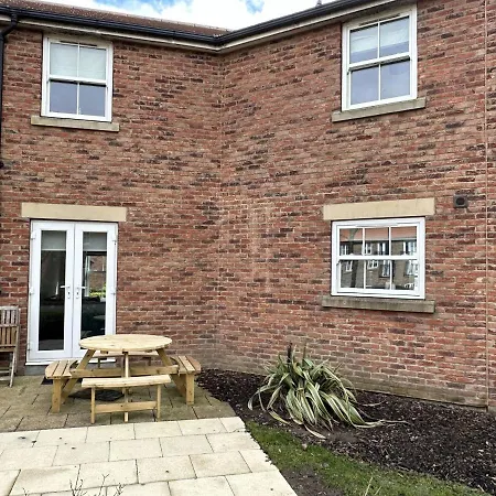 Honeybee - Part Of The The Bay Village With Pool, Gym And Direct Access, Pub, Restaurant, Tennis And Meadows Walks *