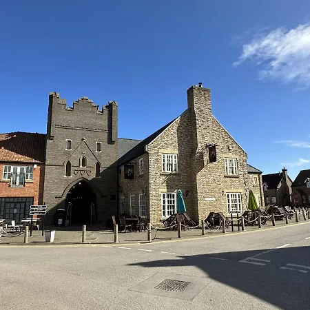 Honeybee - Part Of The The Bay Village With Pool, Gym And Direct Access, Pub, Restaurant, Tennis And Meadows Walks * Filey