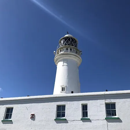 Honeybee - Part Of The The Bay Village With Pool, Gym And Direct Access, Pub, Restaurant, Tennis And Meadows Walks Holiday home *