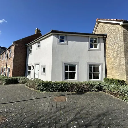 Honeybee - Part Of The The Bay Village With Pool, Gym And Direct Access, Pub, Restaurant, Tennis And Meadows Walks * Filey