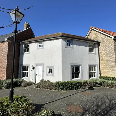 Honeybee - Part Of The The Bay Village With Pool, Gym And Direct Access, Pub, Restaurant, Tennis And Meadows Walks פילי