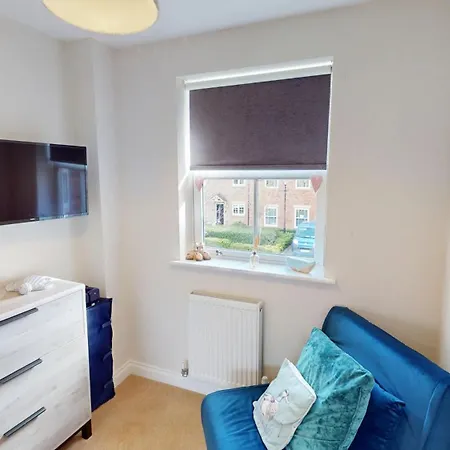 Honeybee - Part Of The The Bay Village With Pool, Gym And Direct Access, Pub, Restaurant, Tennis And Meadows Walks Holiday home