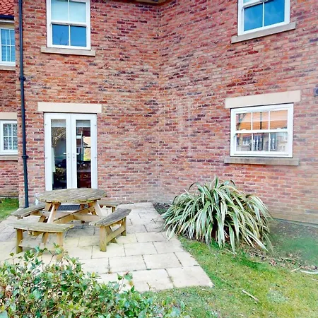 Honeybee - Part Of The The Bay Village With Pool, Gym And Direct Access, Pub, Restaurant, Tennis And Meadows Walks פילי