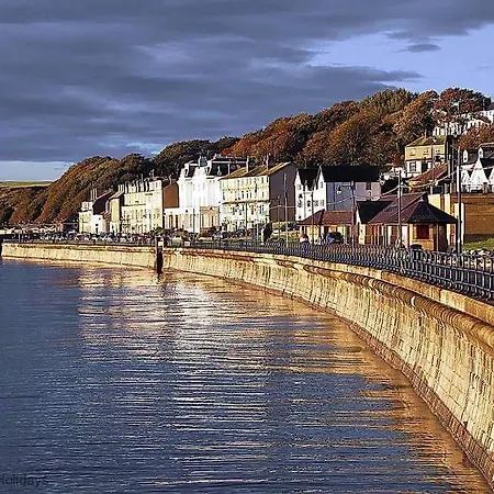 Honeybee - Part Of The The Bay Village With Pool, Gym And Direct Access, Pub, Restaurant, Tennis And Meadows Walks *